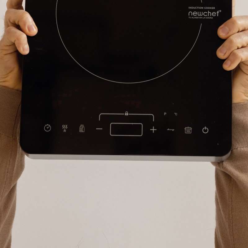 NEWLUX Placa Inducción Portátil Go2000, 10 Potencias, 3 Prog.Preconfigurados, LED, Temp. 60-240ºC, Temporizador 3h, 2000W